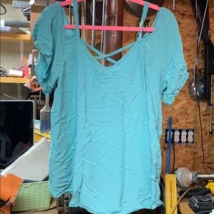 Cold shoulder turquoise Torrid top 🚨FINAL OFFER🚨